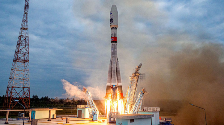 Russia's first lunar mission in decades crashes into the moon Russia's first lunar mission in decades crashes into the moon