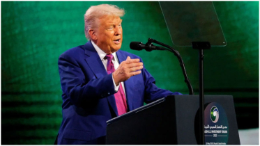 Trump announces plan to lift sanctions on Syria
