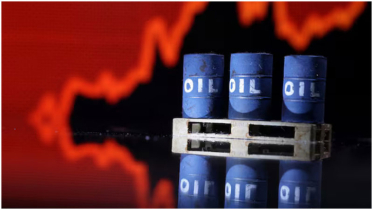 Oil prices dip as oversupply, weak US demand weigh against geopolitical risks