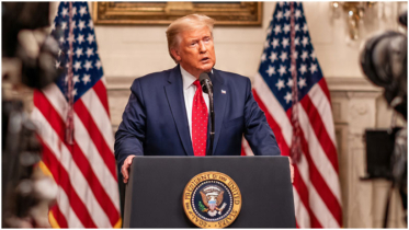 Trump extends Iran ceasefire, maintains blockade
