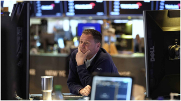 US stocks fall with dollar as fed boss warns on tariffs