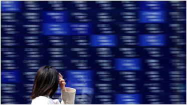 Asia stocks slip on tech retreat as China bucks the trend