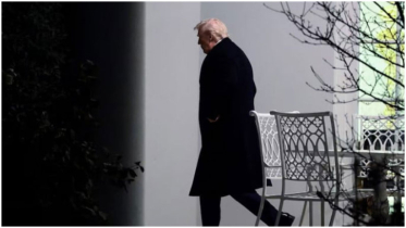 Trump buys at least $82mn in bonds amid policy-favored sectors Trump buys at least $82mn in bonds amid policy-favored sectors