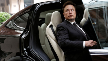 Musk in China to discuss enabling full self driving