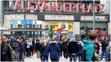 German retail sales fall unexpectedly in May