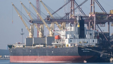 Houthi attack kills 3 sailors on bulk carrier off Yemen’s Aden