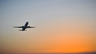 Global airlines extend flight suspensions to Israel