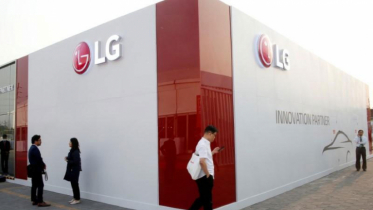 LG awards upto 665% salary, Samsung cuts incentives