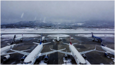 Winter storm grounds more than 1,200 flights across the US