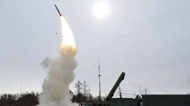 Russian air defenses thwart massive Ukraine attack on Crimea, down 19 drones