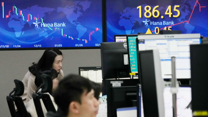 Asian shares rise on rate cut bets