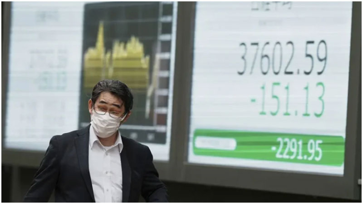 Asian stocks rebound to track Wall St up as China cuts rates Asian stocks rebound to track Wall St up as China cuts rates