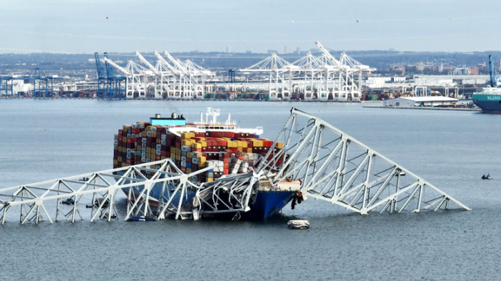 Fears of disruption to global supply chains after Baltimore bridge crash