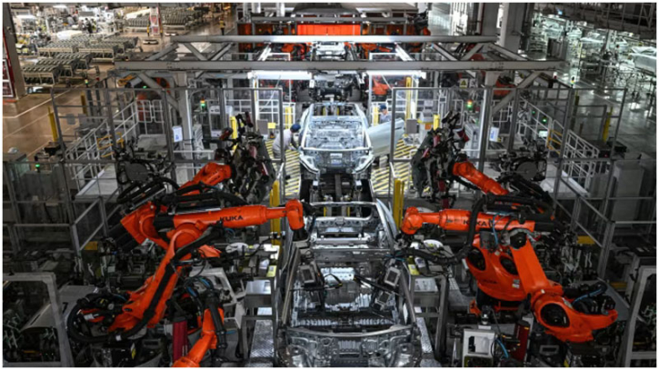 China's industrial profits rebound amid pressure to curb price wars