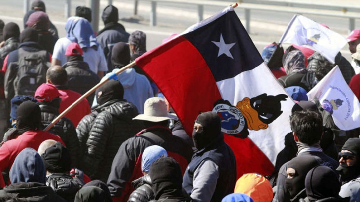 Workers strike at world's biggest copper mine in Chile Workers strike at world's biggest copper mine in Chile
