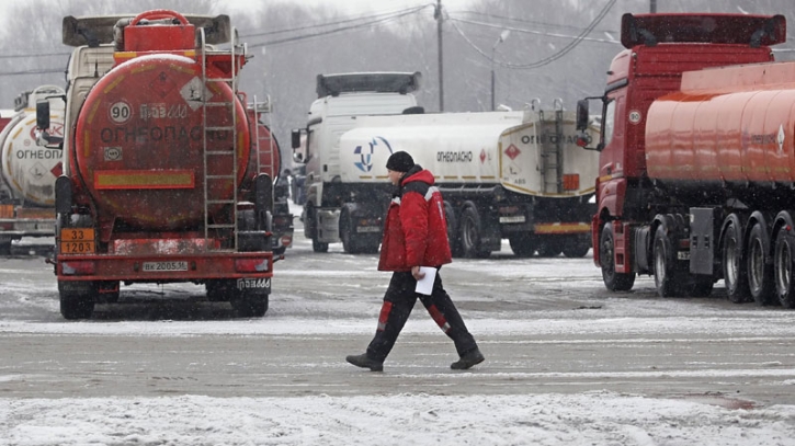 EU bans Russian diesel, oil products over Ukraine