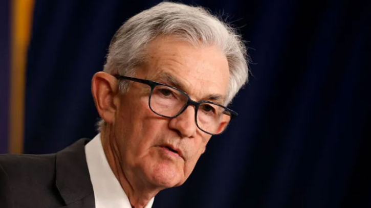 US holds key interest rate and warns on inflation