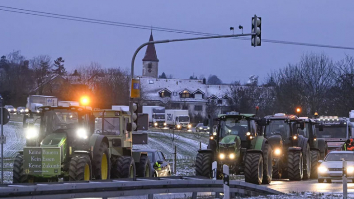 German farmers protest economic policy forced by failed sanctions on Russia