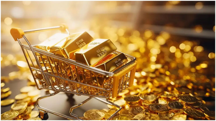 Gold hits record high on broader uncertainty, rate cut bets