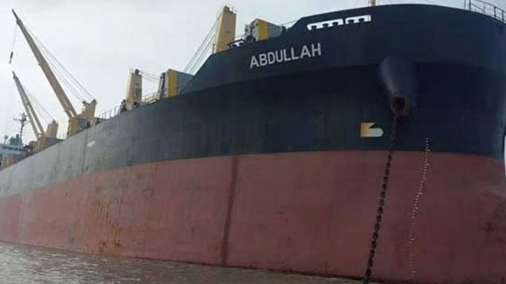 Somali pirates release hijacked Bangladeshi ship, its crews