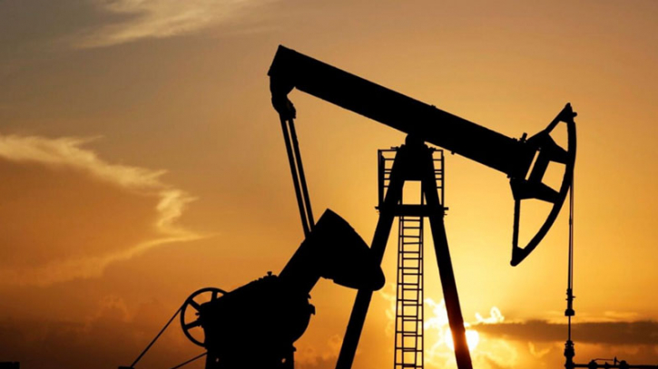 Oil jumps over 2% on Mid-East strife and US rate cut hopes Oil jumps over 2% on Mid-East strife and US rate cut hopes