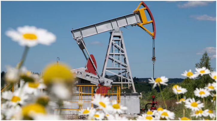 Oil extends gains after attacks on Russian energy facilities