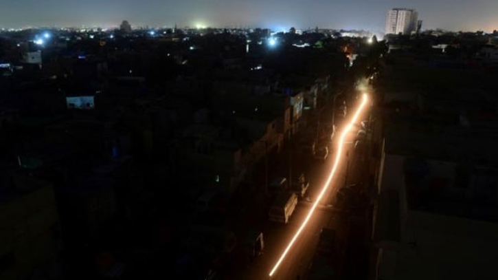 Pakistan hit by nationwide power outage