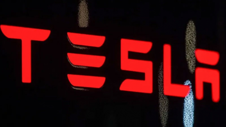 Tesla lays off more than 10% of its workforce