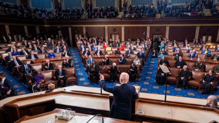 US Congress punts again to avert impending government shutdown